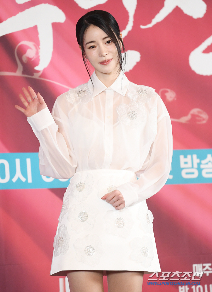 'Mrs. Ok'Lim Ji-yeon'I was courageous when I saw the script and thought that the historical drama would not suit me'