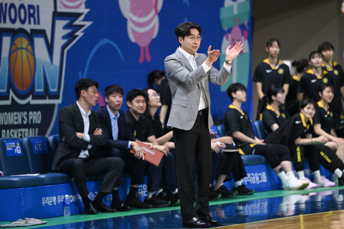  KB coach Kim Wan-soo 'The players did so well. Huh Ye-eun's lackluster performance? I'm working hard'