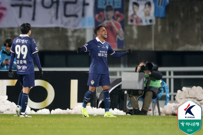  The first round of promotion PO with 7 goals. Chungnam Asan 4-3 Daegu Overpowered after a slugfest