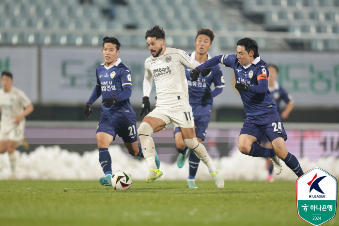  The first round of promotion PO with 7 goals. Chungnam Asan 4-3 Daegu Overpowered after a slugfest