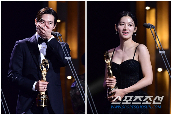 The 45th Blue Dragon Film Awards '12.12 The Day' Triumphs