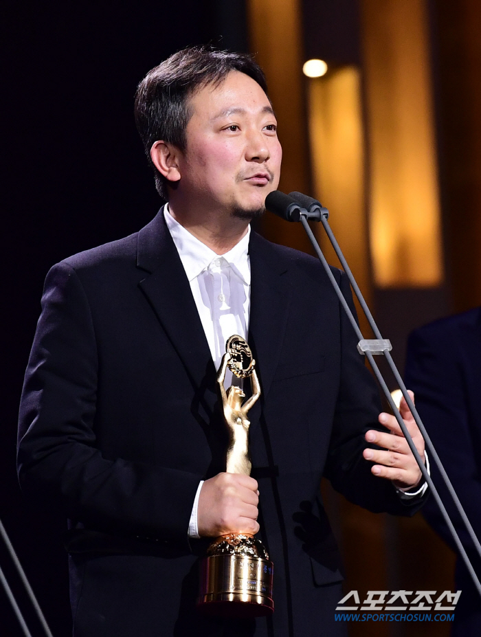  Jang Jae-hyun, Director Award 'Kim Go-eun, I'm so happy that you're a Korean actor'