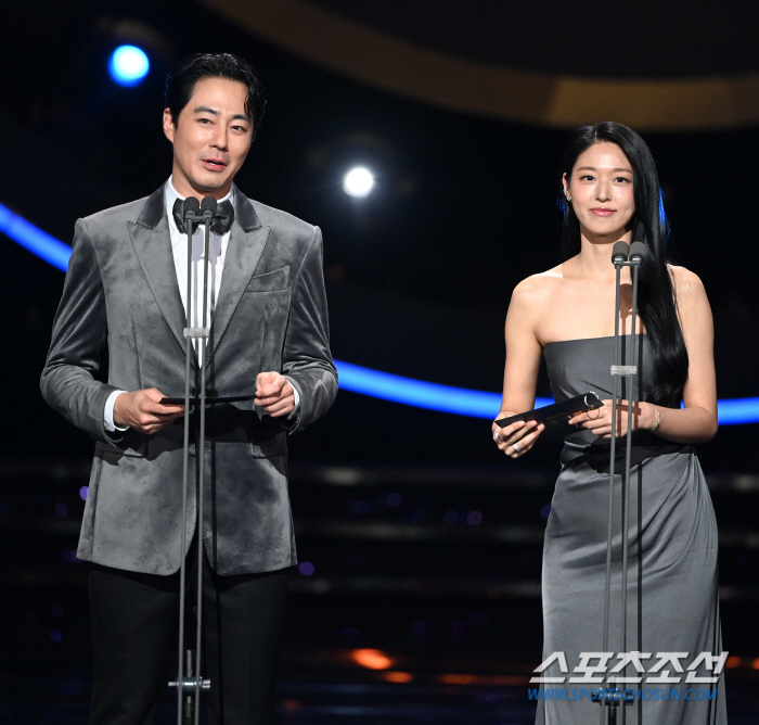  Zo In-sung-Seol-Hyun, exciting Blue Dragon Film Award