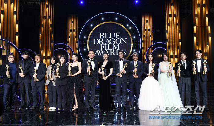  Faces of Glory at the 45th Blue Dragon Film Awards