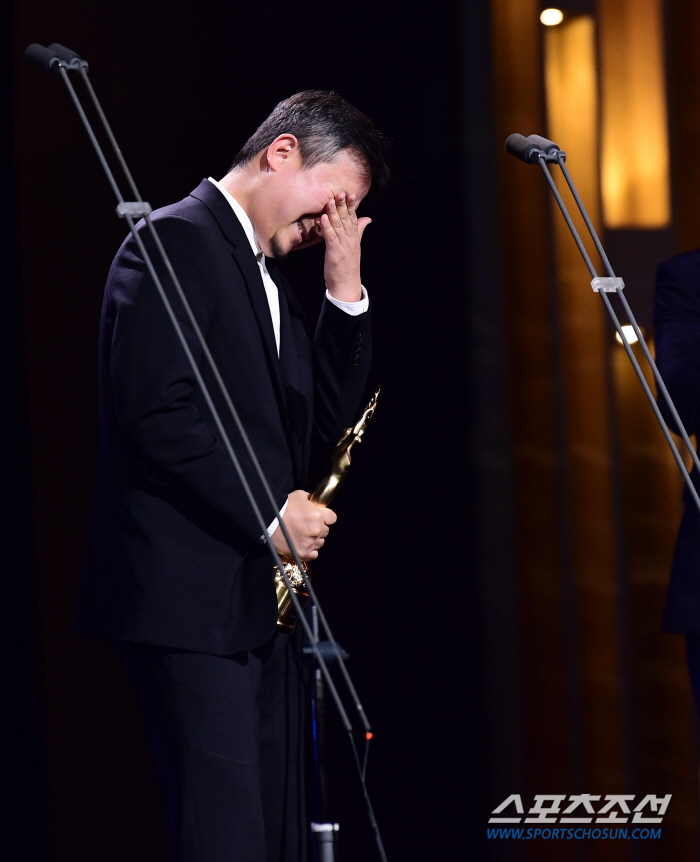  Jang Jae-hyun 'Emotional Blue Dragon Film Award Director Award'