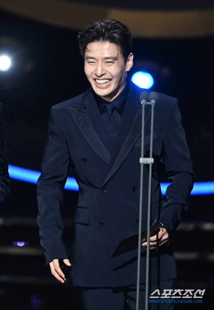  Kang Haneul, happy smile