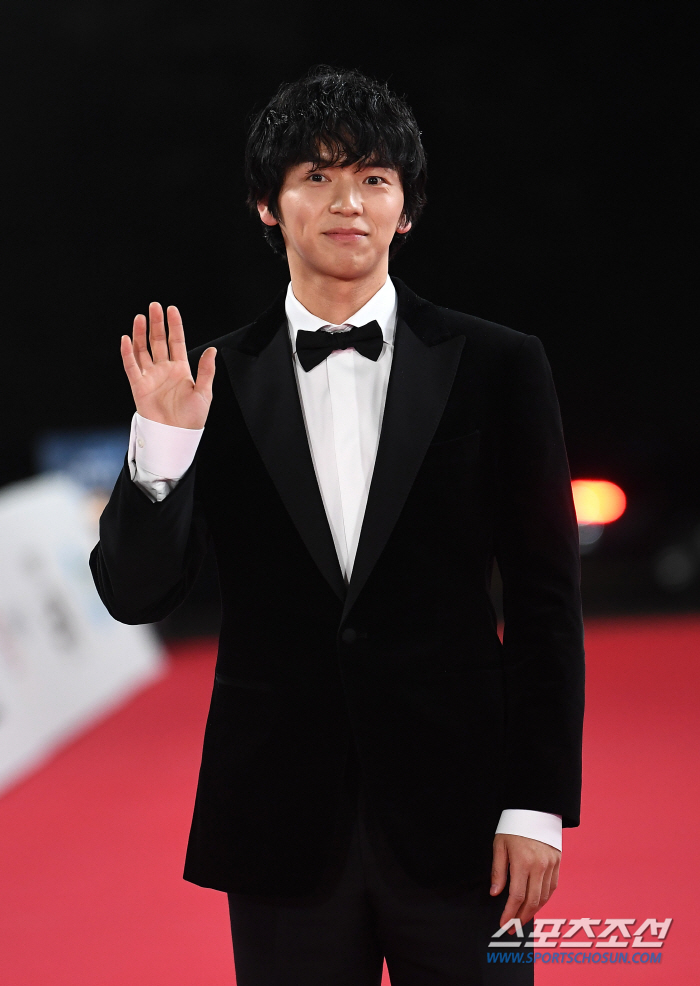  Kang Seung-ho 'The moment you shine at the Blue Dragon Film Awards'