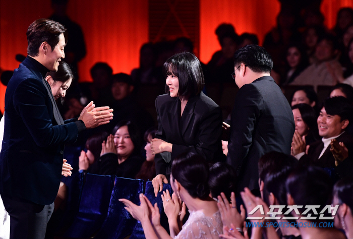  Lee Sang-hee 'Surprise Award for Best Supporting Actress at the Blue Dragon Film Awards'