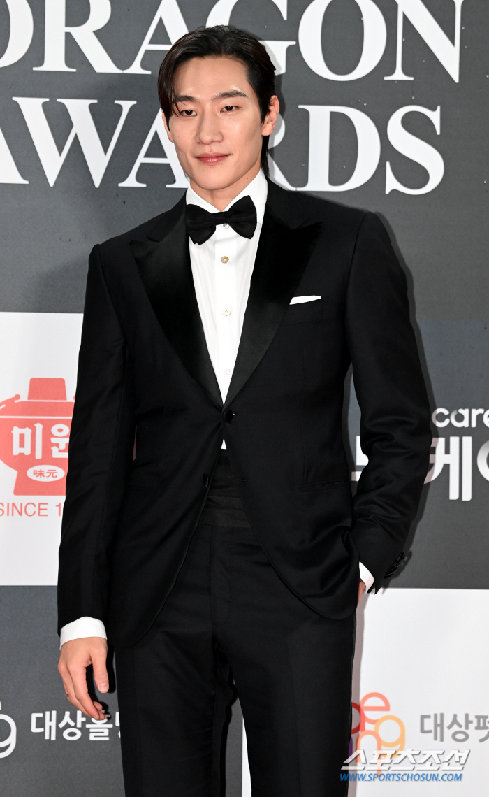  Roh Sang-hyun, Blue Dragon Film Awards, excited smile