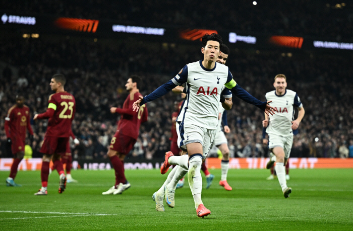  Son Heungmin's PK goal! The 4th goal of the season! Tottenham 1-0 AS Roma in the first half