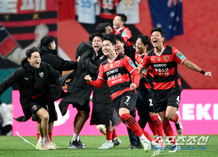 'Ulsan Overpowering the Final Goal' Pohang Kim In-sung is honored as the MVP of the Korea Cup