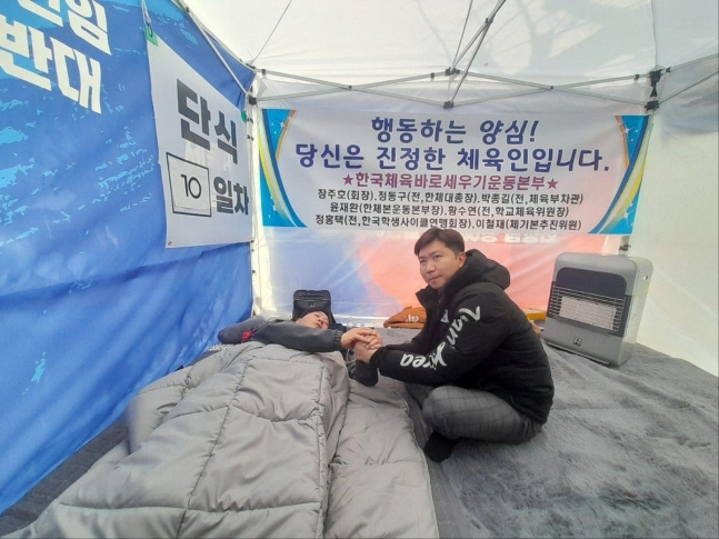 Chairman Yoo Seung Min also visited former Chairman Park Chang-beom's tent on the 10th day of fasting...proliferation of anti-interest solidarity among candidates