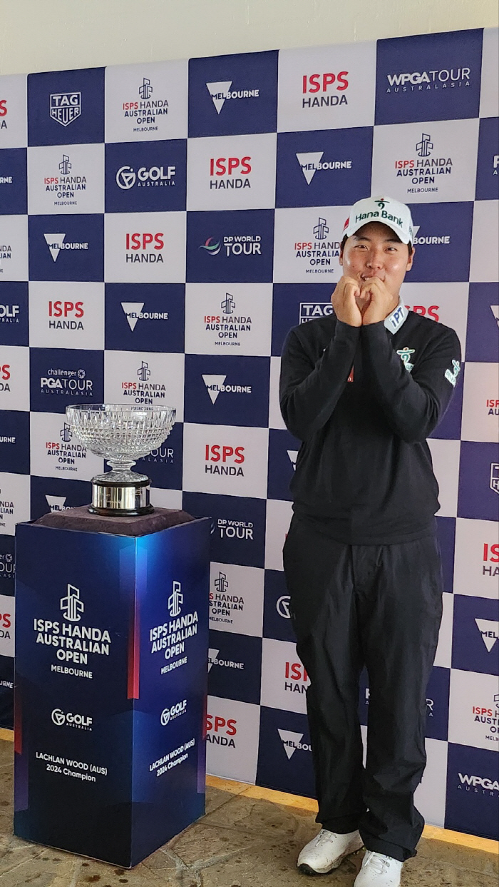 'Hope for Disabled Golfers' Lee Seung-min, a professional golfer with developmental disabilities who won the major in two years, overwhelmingly wins by 14 strokes