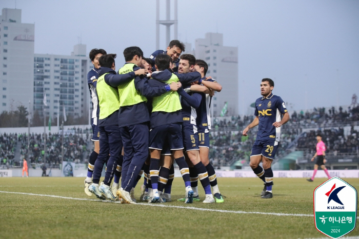 PO Jeonbuk laughed first, 'Thiago-Jeon Jin-woo back-to-back goal'Jeonbuk won 2-1 against E-Land