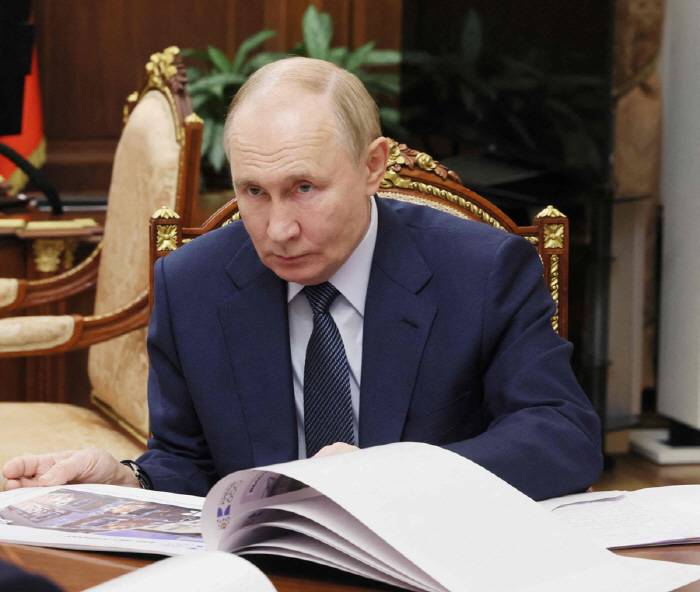 Putin approves 176 trillion won defense budget, reaching 32.5% of Russia's GDP