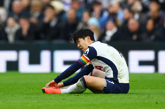 Son Heung-min's lowest rating humiliation was too quiet' A harsh comment...SON lost a critical opportunity