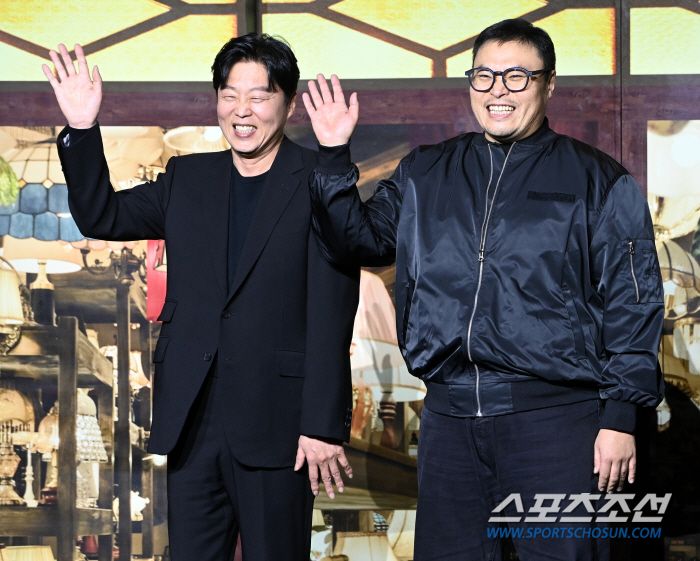 Director Kim Hee-won who directed for the first time with 'Lightning Shop' I'm sure it will move viewers' hearts