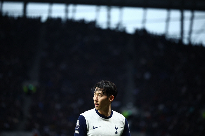 'Exclusion of older SONs'→'Need to invest in younger players'...After Son Heung-min and Tottenham, Warsaw 'Age  Salary Problem'Stumbling block