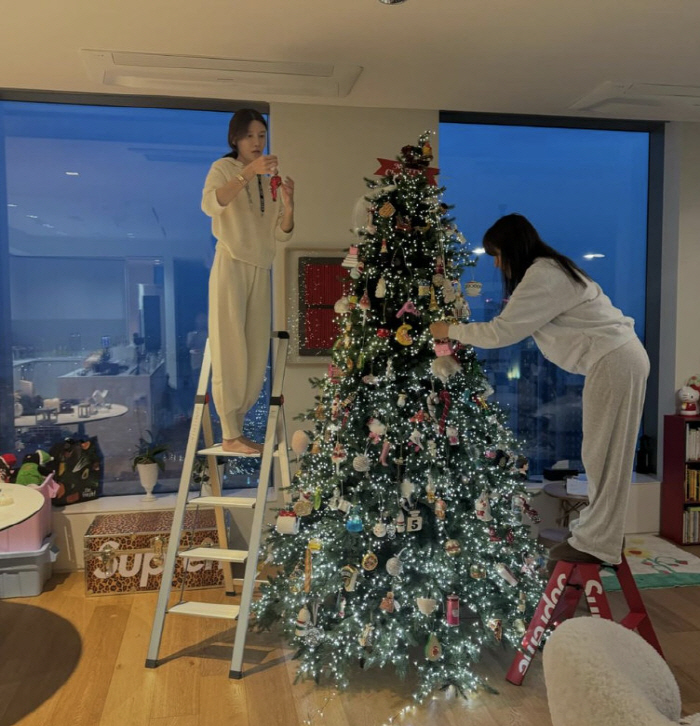 'Ju Sang-wook ♥' Cha Ye-ryeon, how big is your house, installing a 2m30cm super tree 'Half a day'