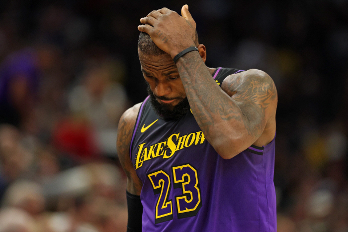 Aging in earnest? LeBron James at a crossroads. U.S. media 'Worst shooting slump, efficiency plunges.' 40 years old, finally?'