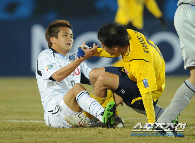  'Has he been running all this time?' No. 1 entry into Japan's EPL  Park Joo-young retired from active duty at the age of 45