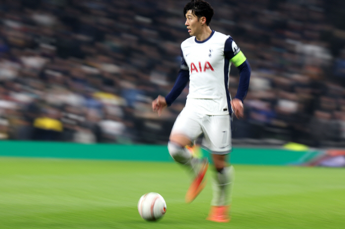 'Failure to re-sign  blessing in disguise?' Son Heung-min, followed by Warsaw 'Dream Club'...Manchester United manager Amorim personally requests SON