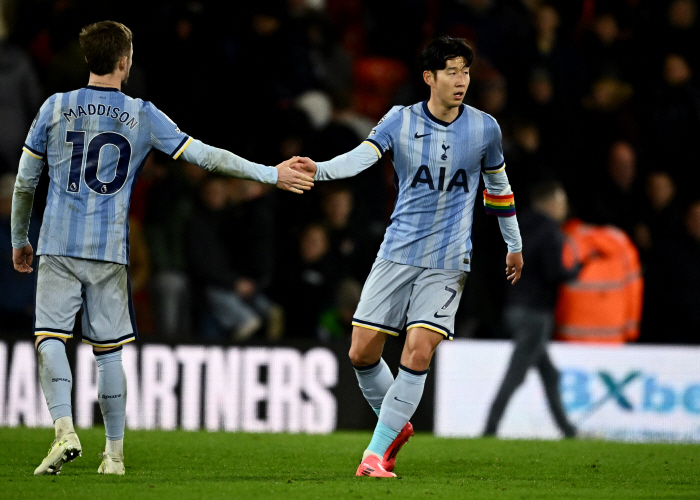 Super Joker Son Heung-min, who changed his mind to cancel his fourth goal, ranked first in field player ratings within the team after playing 33 minutes 'Adding vitality to the front.'