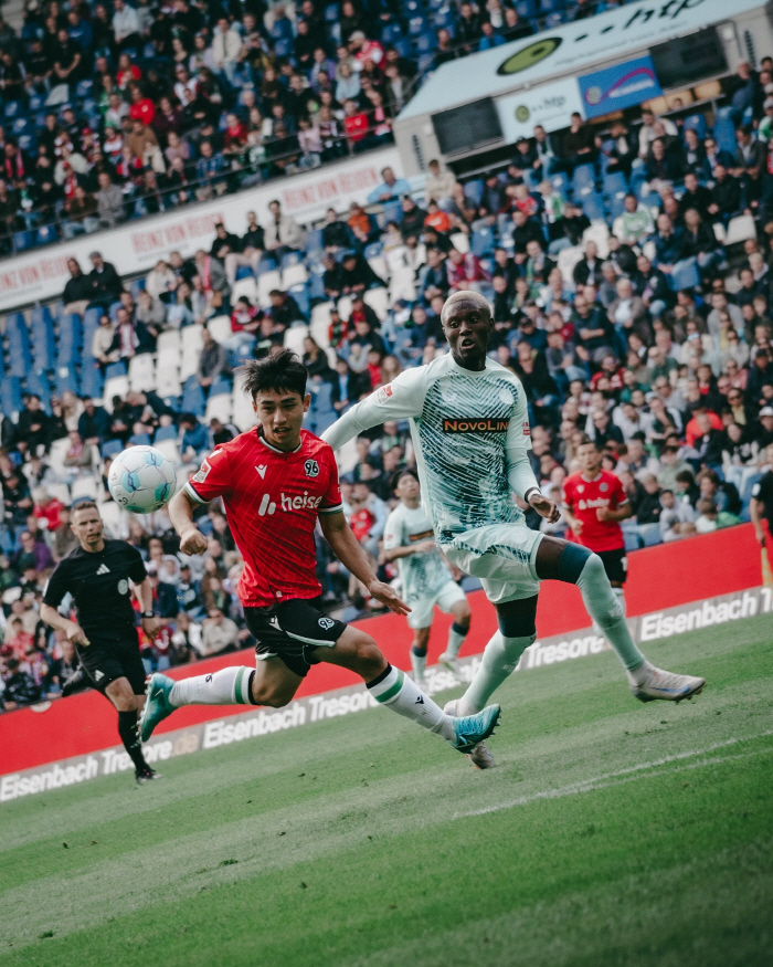 'He's the greatest prospect of all time in Korea!' After Lee Hyun-joo and Hong Myung-bo-ho were selected, they showed great performance → 3rd goal in the league exploded...Hanover came from behind to win 3-2