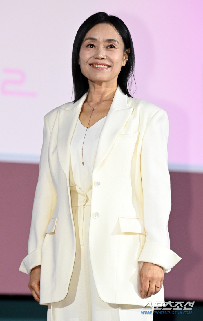  Kang Ae-sim, mom's smile itself