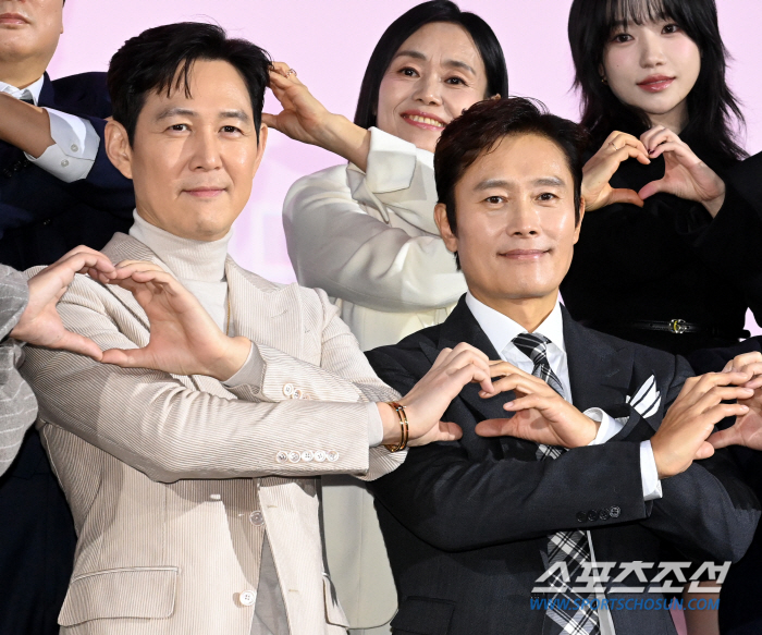  Lee Jungjae - Lee Byungheon, please love Squid Game Season 2