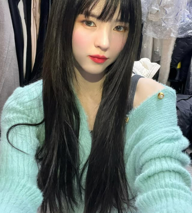 Han Sohee, how long are you going to be pretty? Put your bangs down a ...