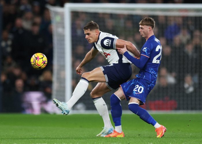  Tottenham 2-1 Chelsea ends in the first half. Kukureya Fatal Mistake. Romero Injured Out