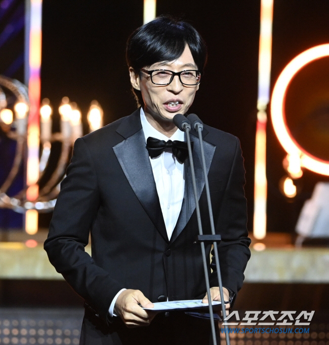 Yoo Jae-seok Returns to '2024 KBS Entertainment Awards' After Four Yea ...