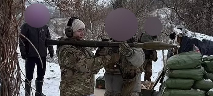 'Rocket Launcher instead of Racket'Ukraine Tennis Star Military Training Video Topic