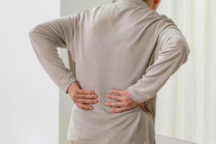 Worsening back pain in the winter wind, why and how to prevent it?