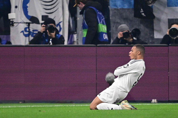 I'm not even helping my body anymore! 'Baddy  discord controversy' Mbappe scores in 10 minutes → Out injured in the first half...Real won 3-2 over Atalanta