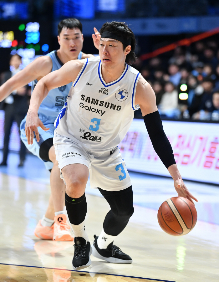 Sono Lee Jung-hyun is back. Samsung's Lee Jung-hyun's counterattack. Seoul Samsung escaped the lowest with 82 to 73 wins. Goyang Sono has lost 10 straight games