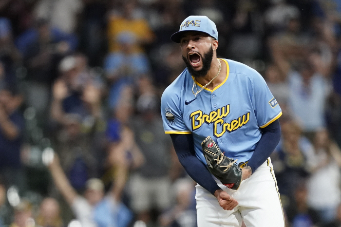 Is it because of WS's first walk-off bases loaded? A left-hander with a mustache that's packed after a career high...Yankees to close out 30SV