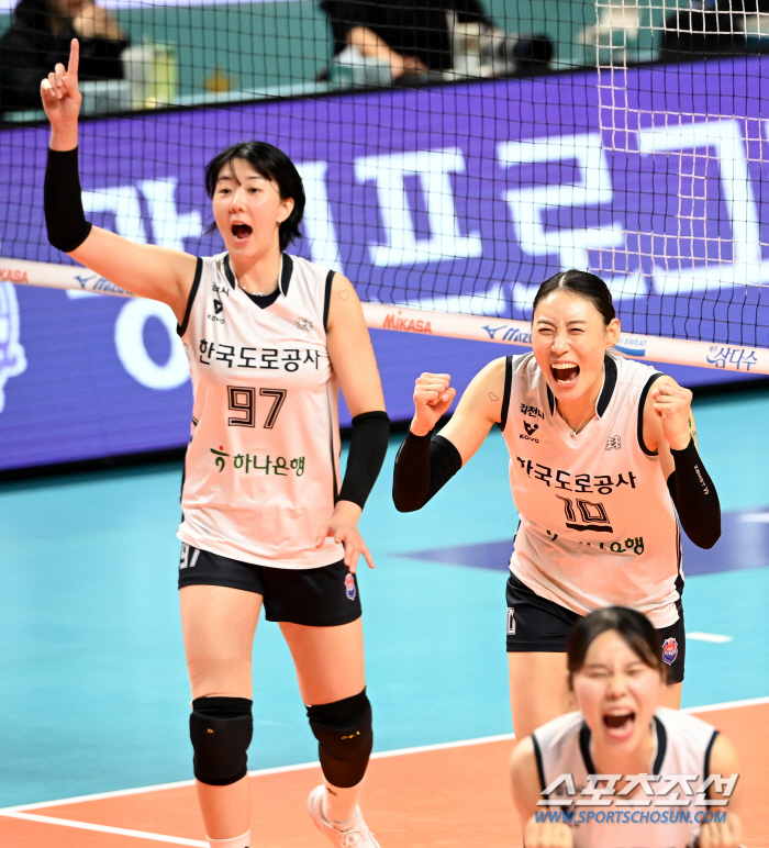 I thought we'd last a few years… Kim Yeon-koung's 14th consecutive win in Heungkuk, the head coach's mind that is threatened with achievements 