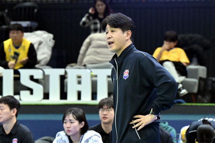 If only one of the Nicolova Gang Sohwi had burst... Despite Tanacha's struggle, the mood is drooping, and the frustrating head coach's inner thoughts 