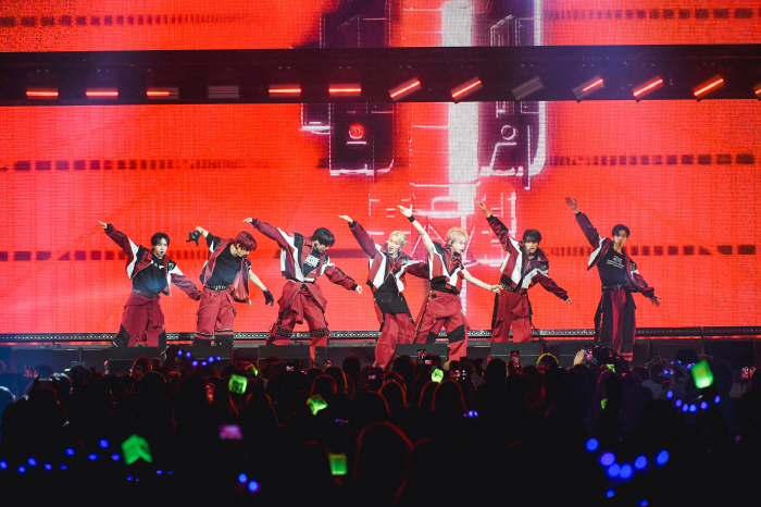 NCT DREAM Shines at 2024 iHeartRadio Jingle Ball Tour