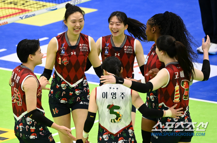 We're in second place! Hyundai Engineering & Construction without Kim Yeon-kyeon, Moma  Lee Da-hyun won 3-1 against Korea Expressway Corporation with 36 points 