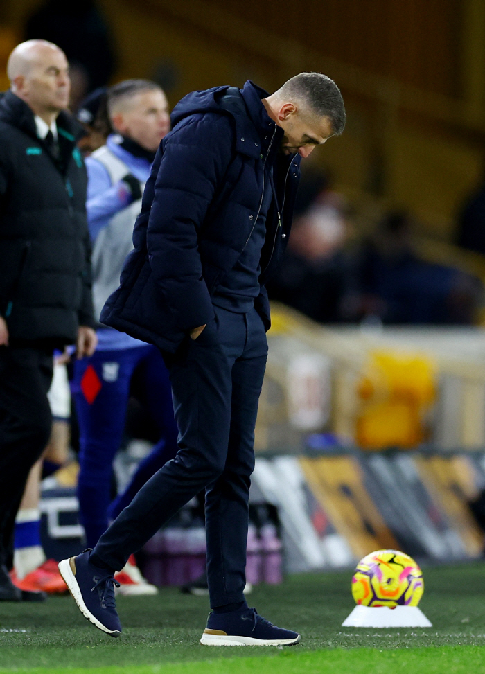 Why are you there? Will the former Manchester United coach lead Hwang Hee-chan? The reason for the surprise visit to the stadium is