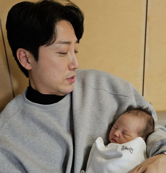 As soon as Son Heon-soo reveals his newborn daughter, there is a misunderstanding. I hope there will be no misunderstanding in the future