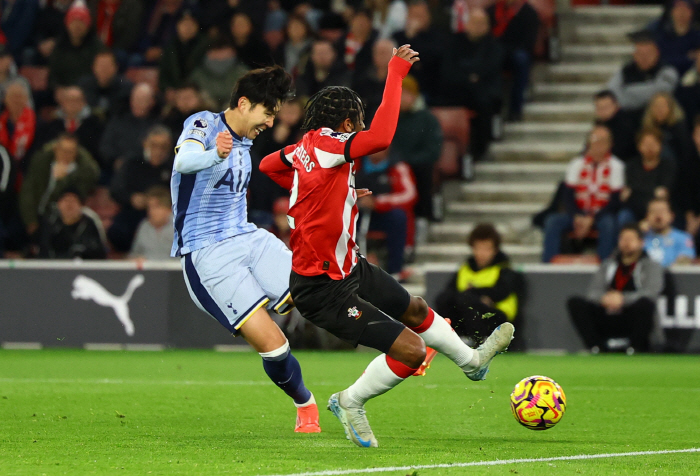 Crazy performance SON, Tottenham club's legendary uniform gift → Re-contract negotiations are positive...Captain Son Heung-min's heyday is back