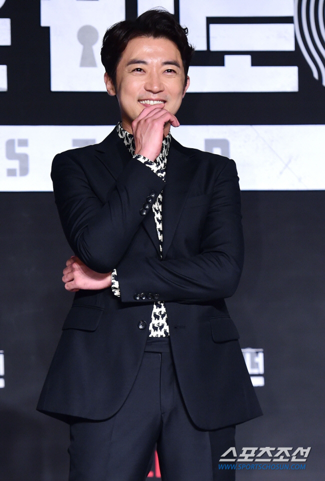 Drunk driving Ahn Jae-wook, loneliness after his wife's bereavement is severe..Becoming the president of the feckless Dodo Hotel (Five Eagle Brothers) 