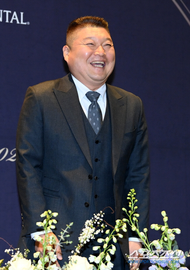 Kang Ho-dong sells Garosu-gil Building for 16.6 billion...Market profit of 2.5 billion won in 6 years alone