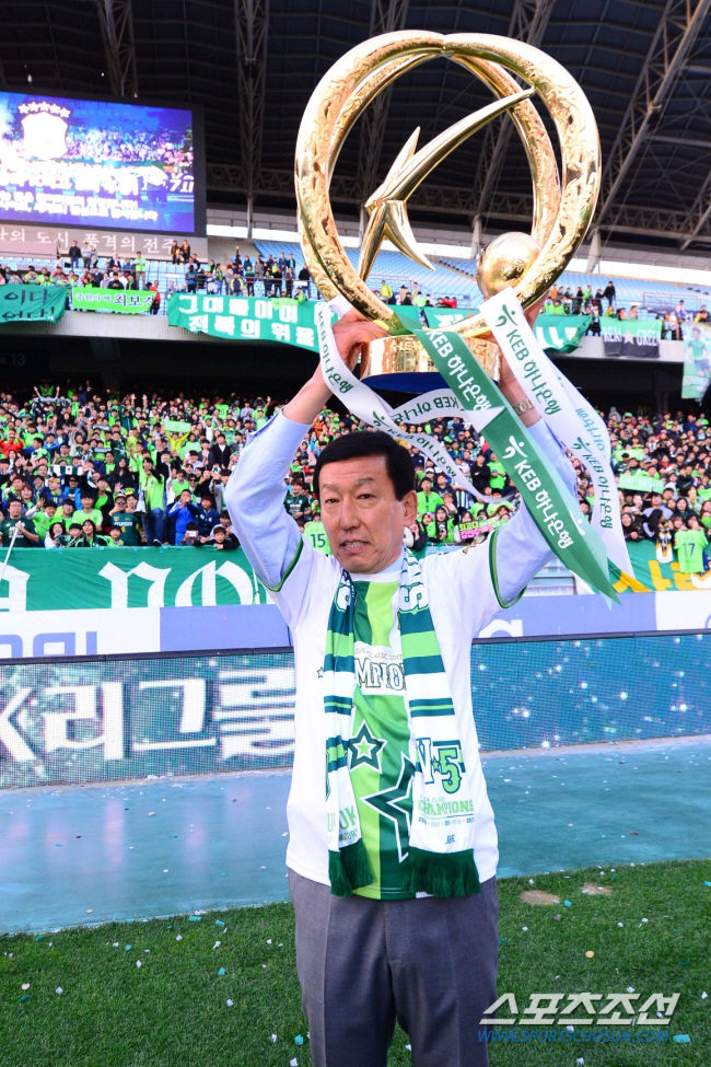 Kim Doo-hyun Breaking Up Jeonbuk, Leadership → Tactics and Strategists are looking for...Gwangju head coach Lee Jung-hyo is also a hippopotamus