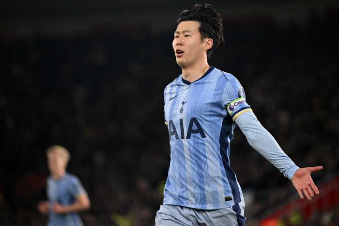 Son Heung-min, who remains in the history of one goal and two assists, Tottenham's No. 1 all-time help king → Resurrection Flares, tries to win after catching Manchester United...the highest rating on the team