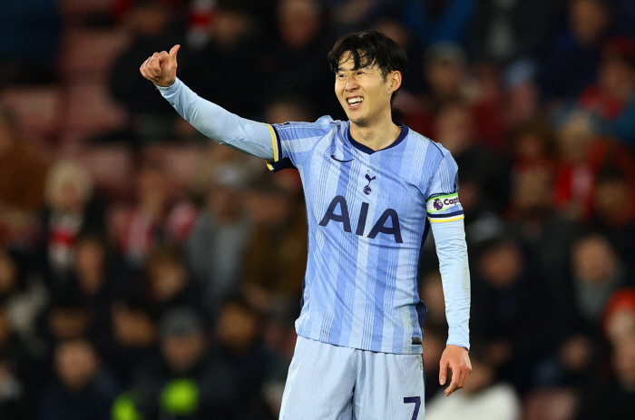 Welcome, Yang Min-hyuk's one-man show with one goal and two assists, Son Heung-min, Tottenham's most assisted, Captain's smile that he gave credit to young people even in a new history